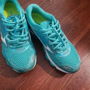 Mizuno wave creation 19s